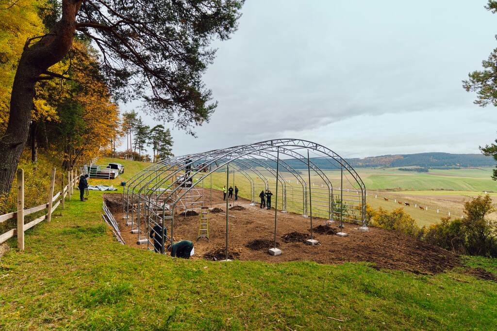 Prístrešok pre zvieratá 12,2m x 12,2m x 5m – Obrázok 6