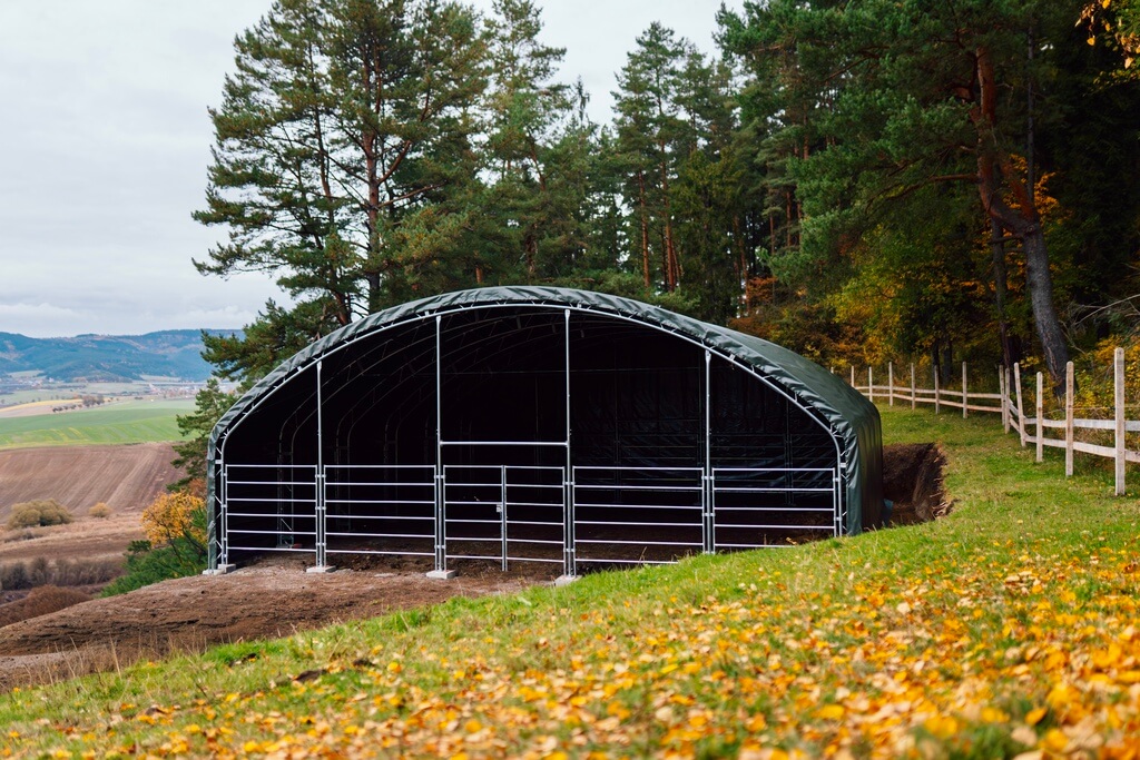 Prístrešok pre zvieratá 12,2m x 12,2m x 5m – Obrázok 5