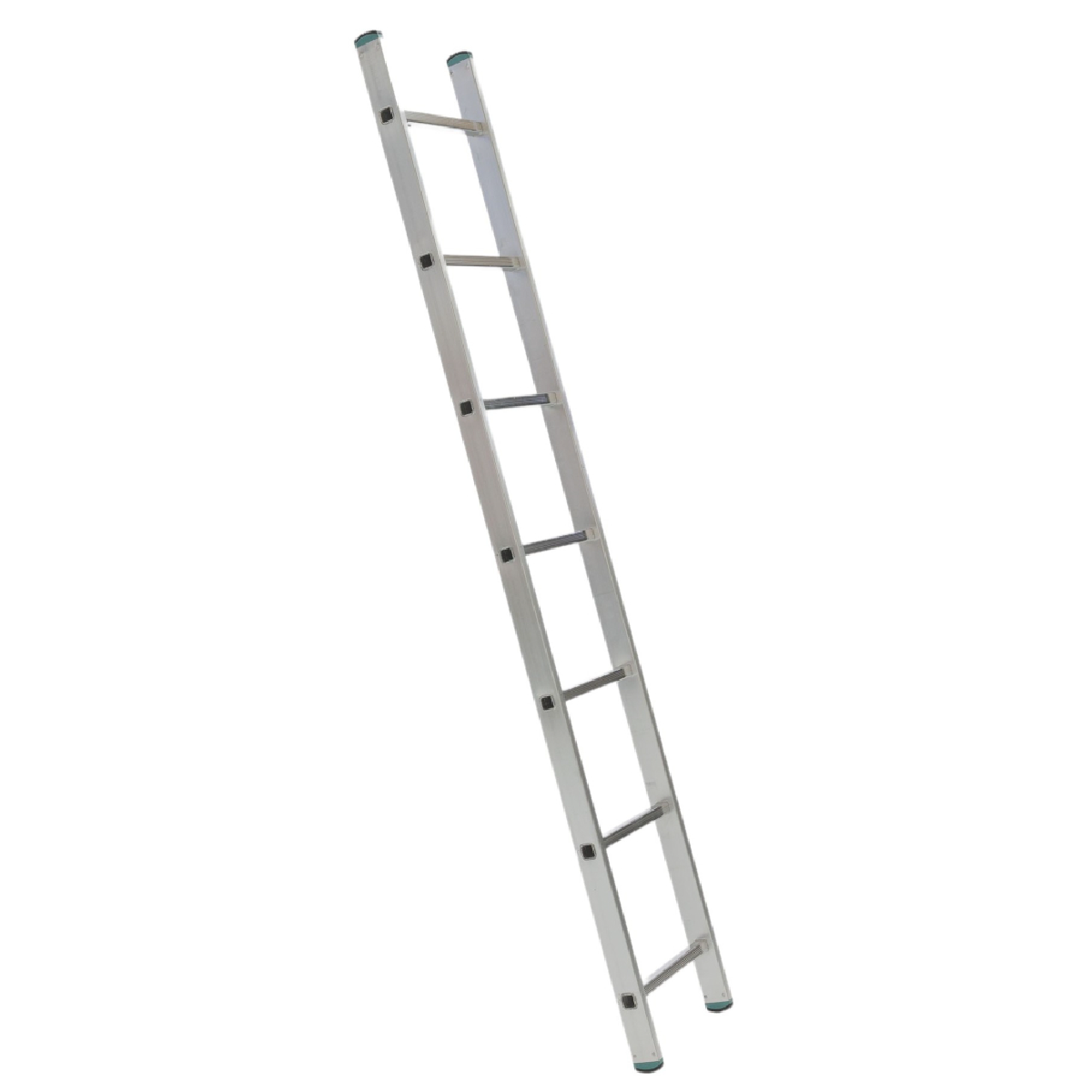 Pevný rebrík zobrazený na bielom pozadí